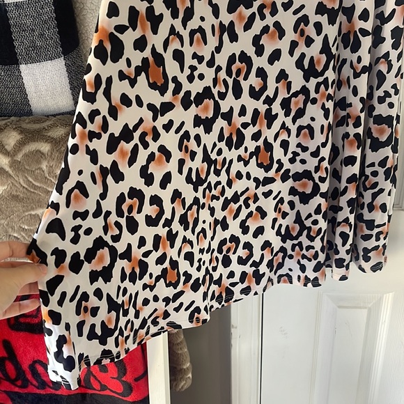 Peach Love Blouse Medium - Picture 5 of 9